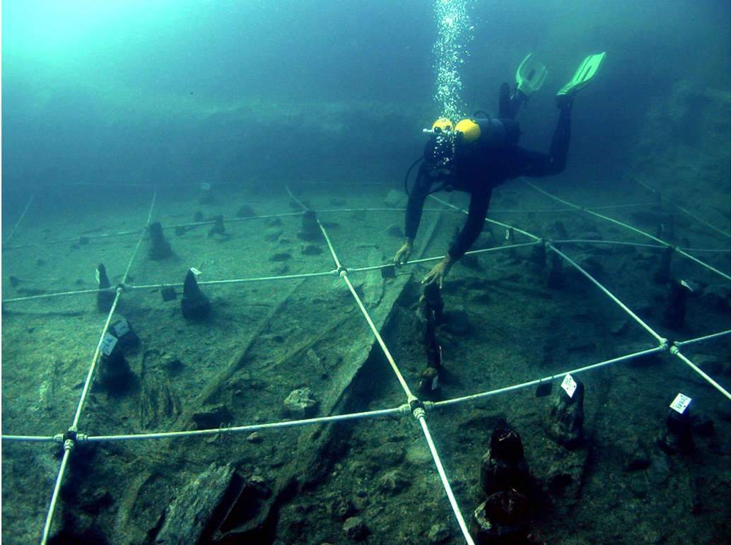 Les canoës trouvés dans le lac de Bracciano sont vieux de 7 000 ans. La découverte de l'Université de Pise