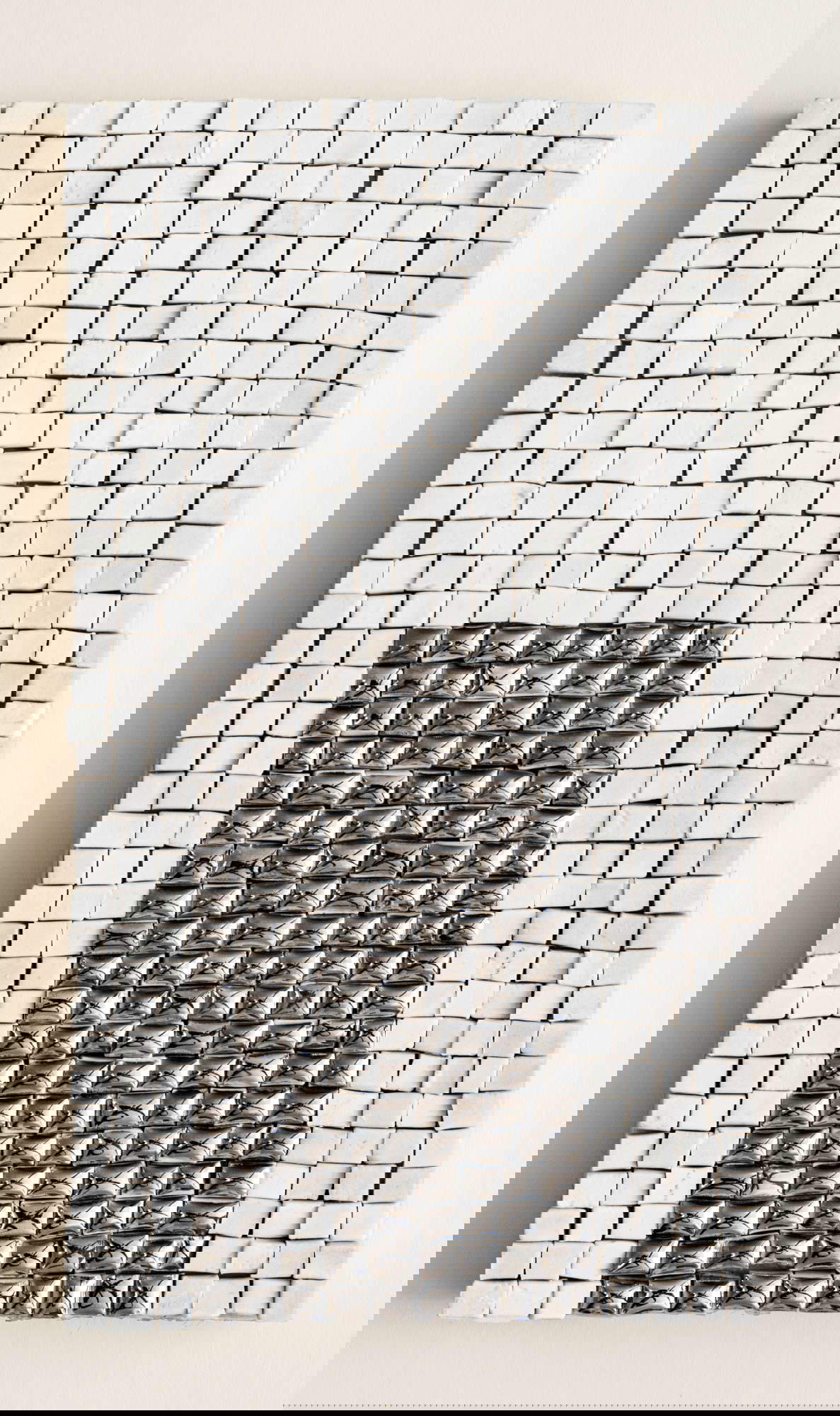 Lucia Bru, Movidas (2023; porcelain, platinum). Courtesy of the artist and Axel Vervoordt Gallery. Lucia Bru, Movidas (2023; porcelain, platinum). Courtesy of the artist and Axel Vervoordt Gallery.