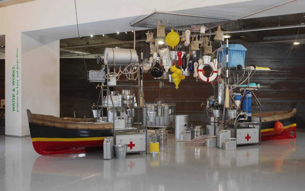 Lucy et Jorge Orta, Orta Water - Purification Station (2005 ; 804 x 295 x 168 cm ; Bologne, collection Golinelli)