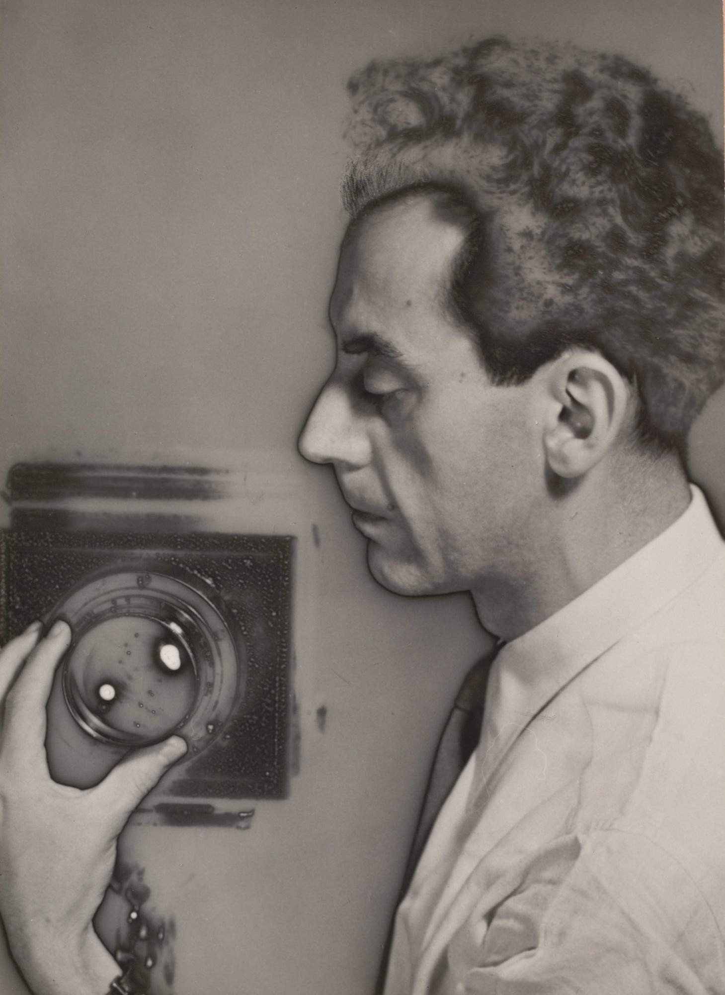 Man Ray Vita Opere E Ricerca Del Grande Artista Dada