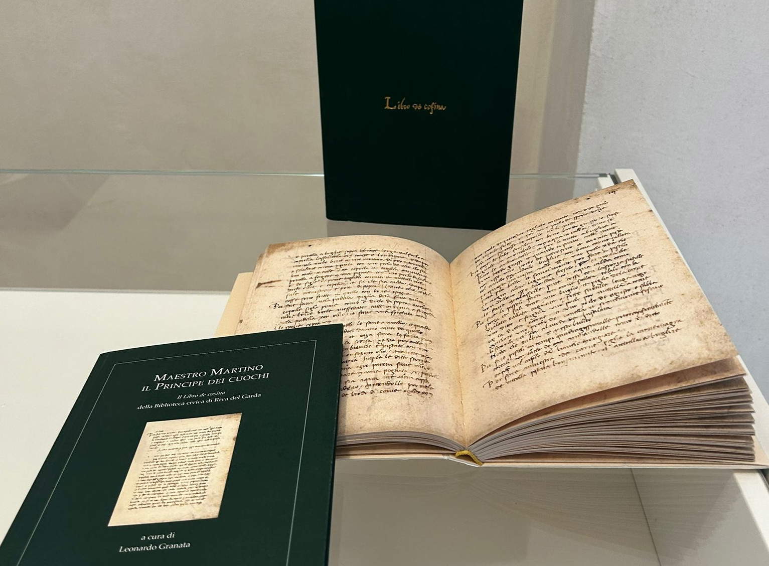 A Riva del Garda esposto dopo il restauro il manoscritto quattrocentesco del Libro de Cosina, con 287 ricette 