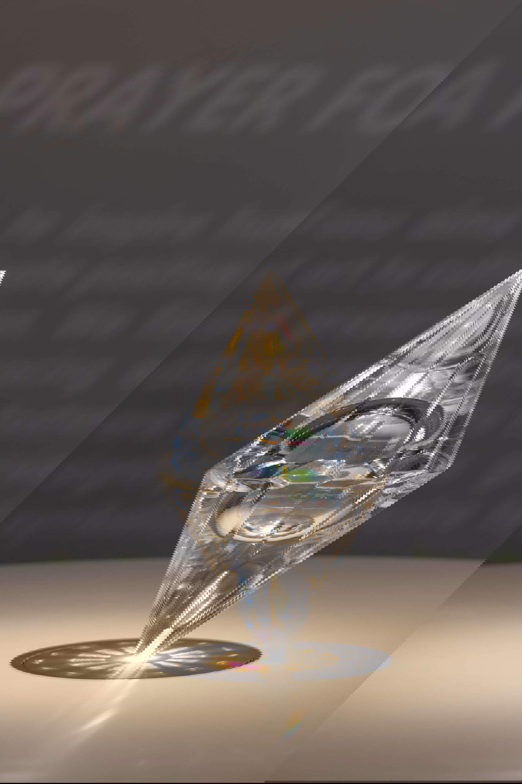 Mariko Mori, Modell Peace Crystal (2016-2024; Kristall). Foto: Massimo Pistore. Mit freundlicher Genehmigung des Künstlers, der Faou Foundation und des Palazzo Diedo - Berggruen Arts & Culture Mariko Mori, Modell Peace Crystal (2016-2024; Kristall). Foto: Massimo Pistore. Mit freundlicher Genehmigung des Künstlers, der Faou Foundation und des Palazzo Diedo - Berggruen Arts & Culture