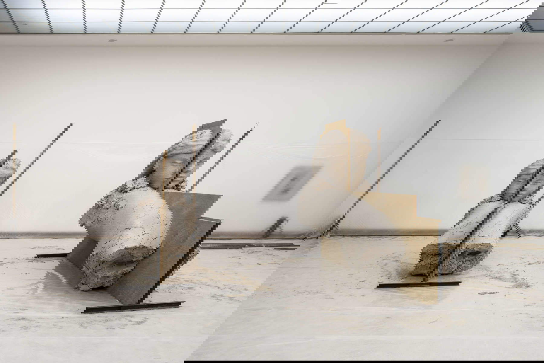 Mark Manders. Silent Studio Mark Manders. Silent Studio