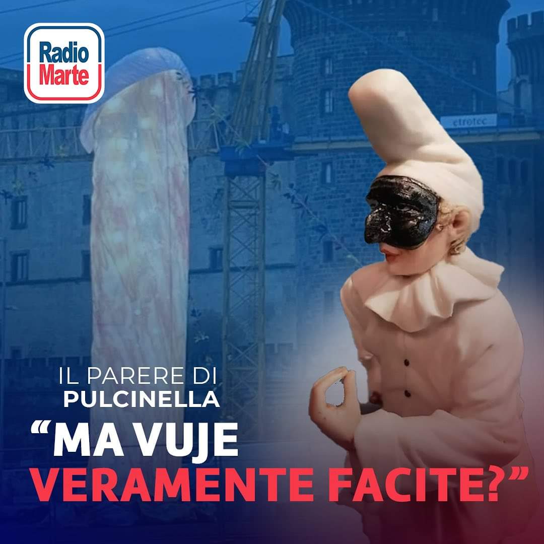 Mèmes et caricatures sur l'œuvre de Gaetano Pesce sur la Piazza Municipio à Naples Mèmes et caricatures sur l'œuvre de Gaetano Pesce sur la Piazza Municipio à Naples