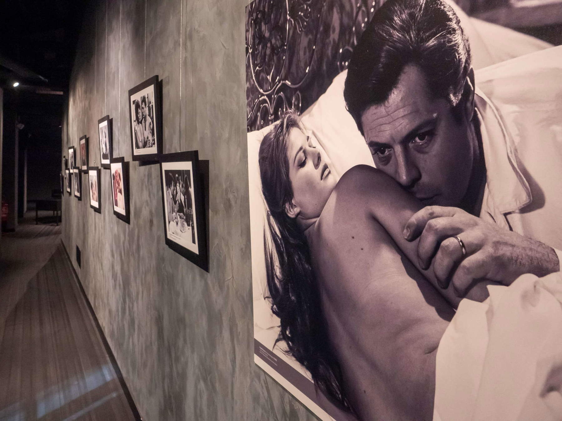 Rímini celebra los 100 años de Marcello Mastroianni con una exposición en el Cine Fulgor