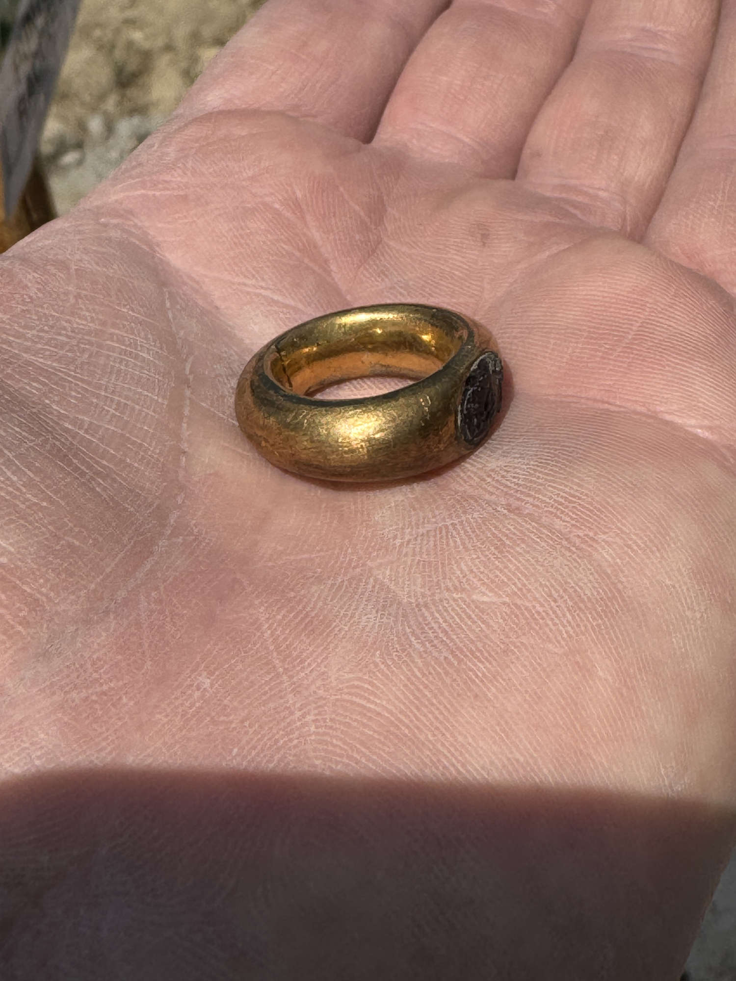 Anneau en or. Photo : Commune de San Casciano dei Bagni / Ludovico Salerno