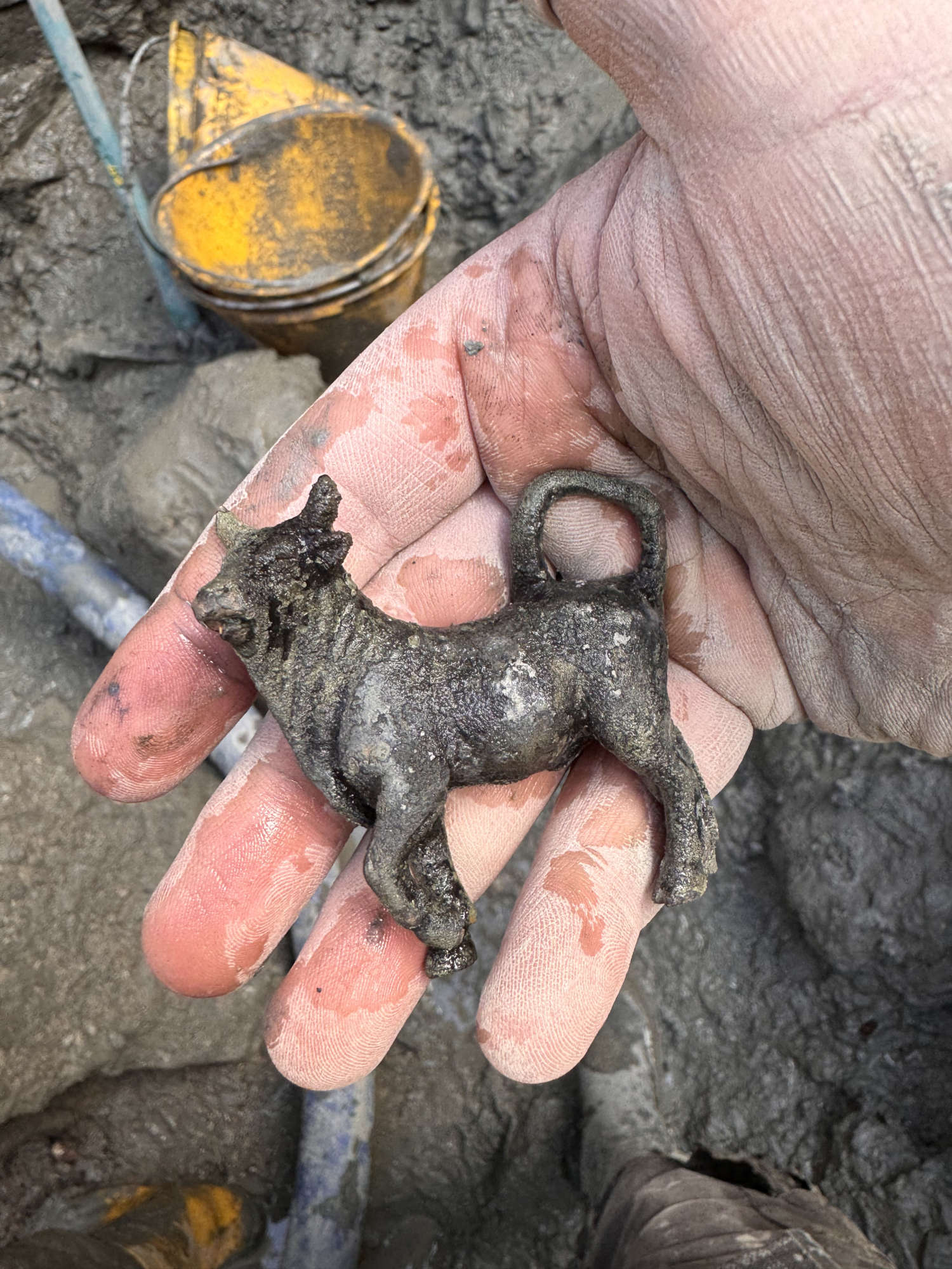 Statuette de taureau. Photo : Commune de San Casciano dei Bagni / Ludovico Salerno