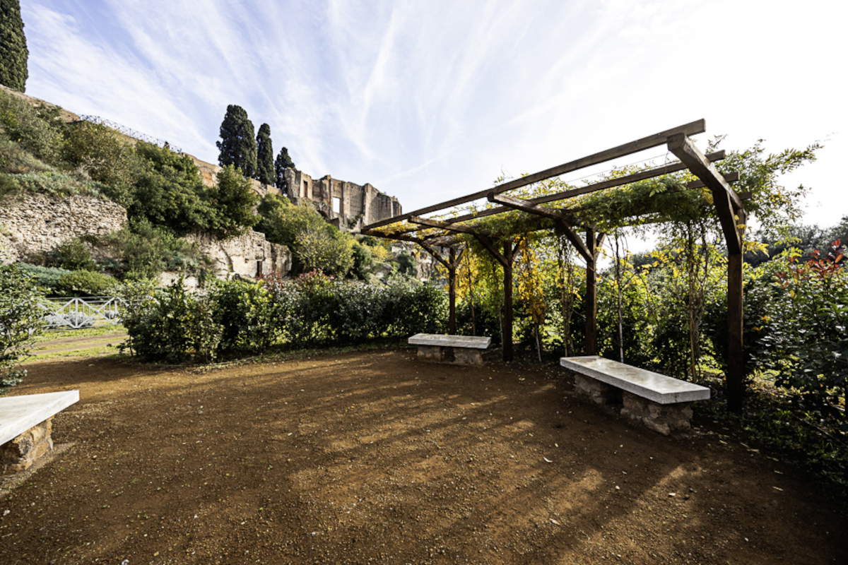 El Parque Arqueológico del Coliseo ha abierto un oasis verde a lo largo de la ladera sur del Palatino