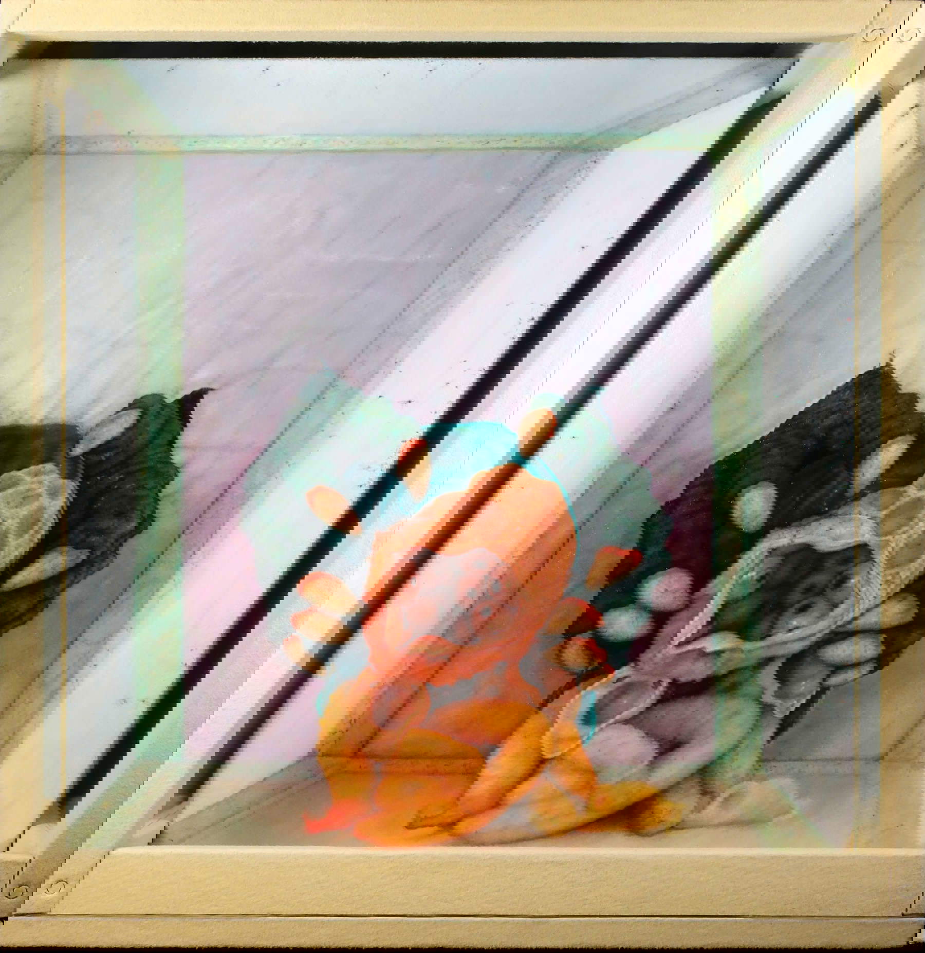 Oscar Giaconia, PARASITE SOUFFLÈ (2024; Öl auf koaguliertem TNT in harzbeschichteter TNT-Hülle, 42 x 40 cm). Foto: Paolo Biava. Mit freundlicher Genehmigung von OG STUDIO und Monitor Oscar Giaconia, PARASITE SOUFFLÈ (2024; Öl auf koaguliertem TNT in harzbeschichteter TNT-Hülle, 42 x 40 cm). Foto: Paolo Biava. Mit freundlicher Genehmigung von OG STUDIO und Monitor