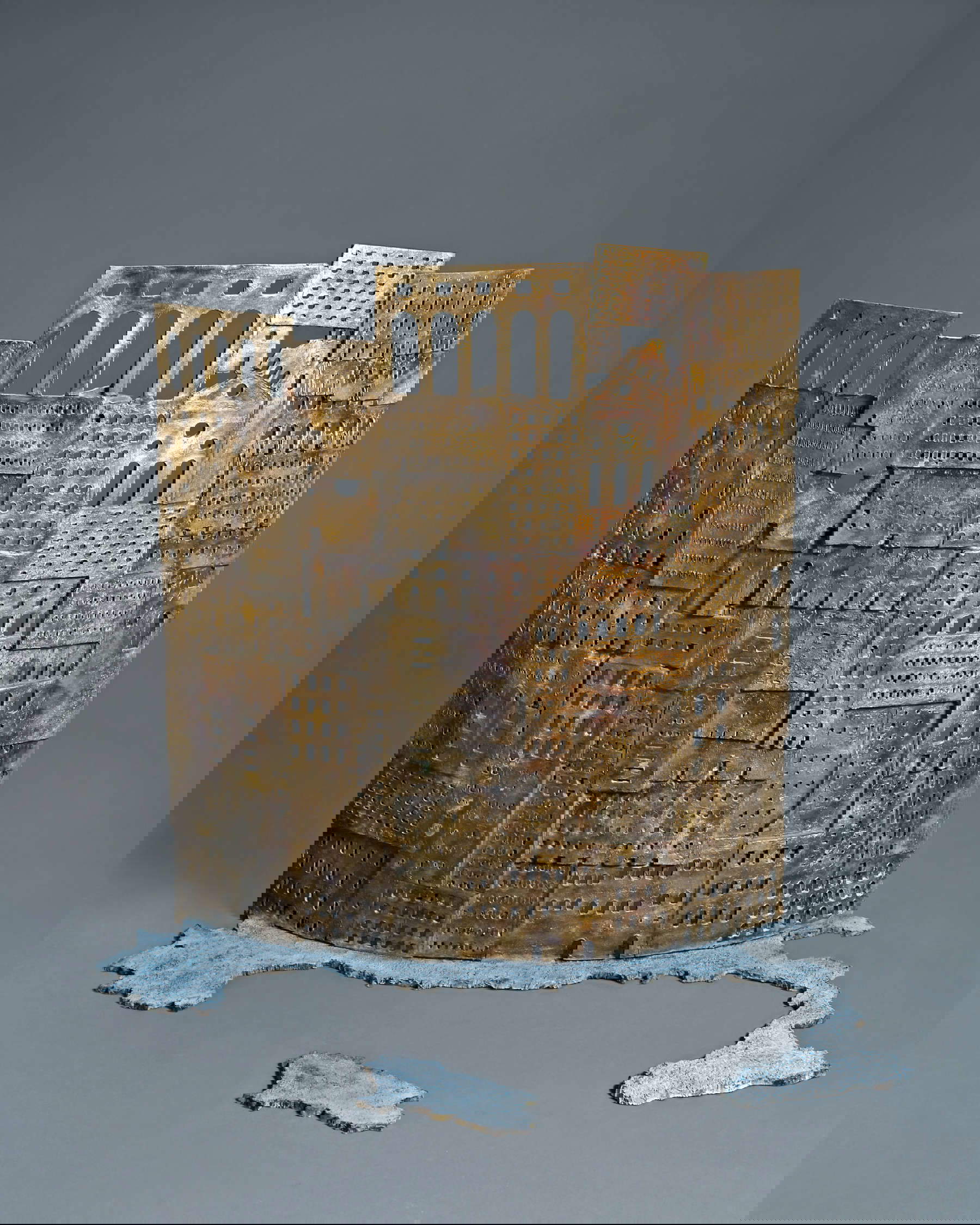 Paolo Delle Monache, Italiana (2007; Bronce, 86,8 x 93 x 65 cm). Por concesión de Studio Copernico, Milán, Casalbeltrame.