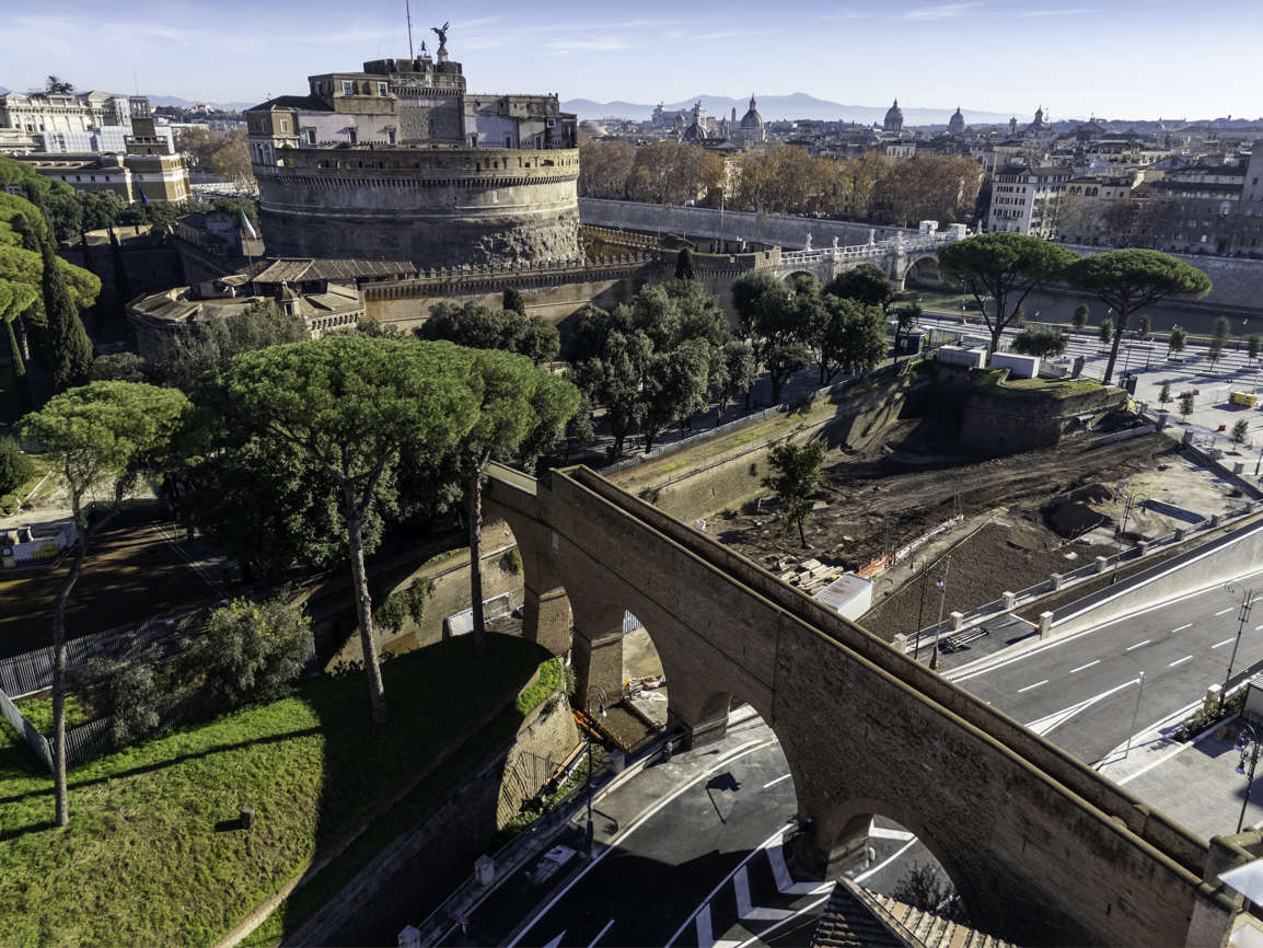 En Roma, se reabre el Passetto di Borgo, el corredor secreto que conectaba el Vaticano con el Castillo de Sant'Angelo.