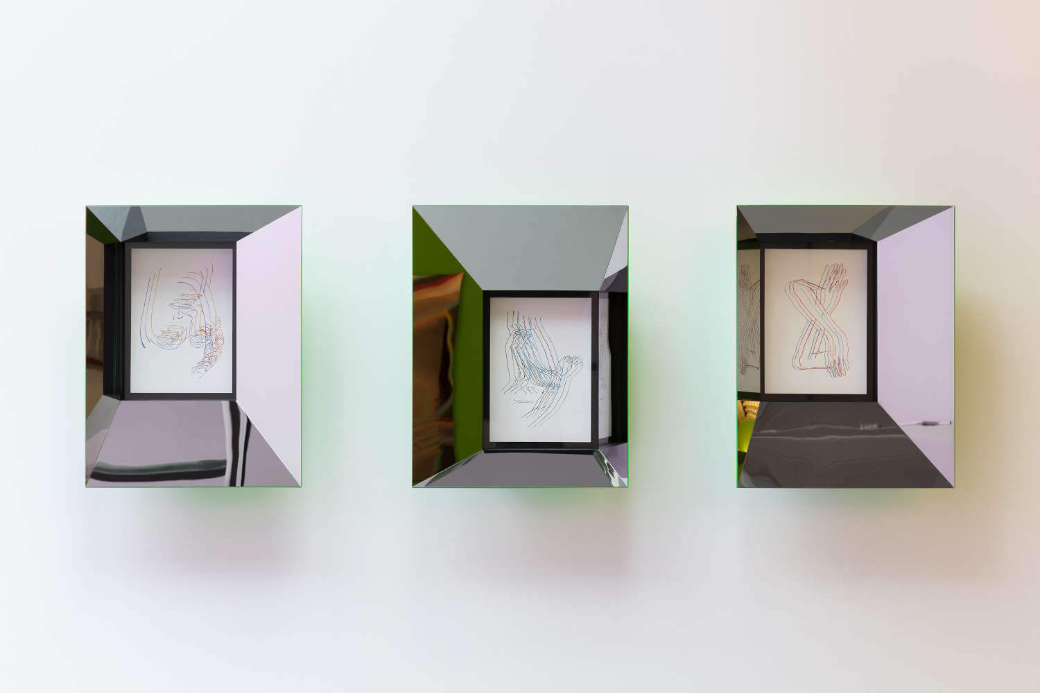 Patrick Tuttofuoco, Like They Were Eternal (2021 ; encre sur papier et acier, 56 × 43 × 13 cm). Photo Andrea Rossetti, avec l'autorisation de l'artiste et de la galerie Federica Schiavo. Patrick Tuttofuoco, Like They Were Eternal (2021 ; encre sur papier et acier, 56 × 43 × 13 cm). Photo Andrea Rossetti, avec l'autorisation de l'artiste et de la galerie Federica Schiavo.