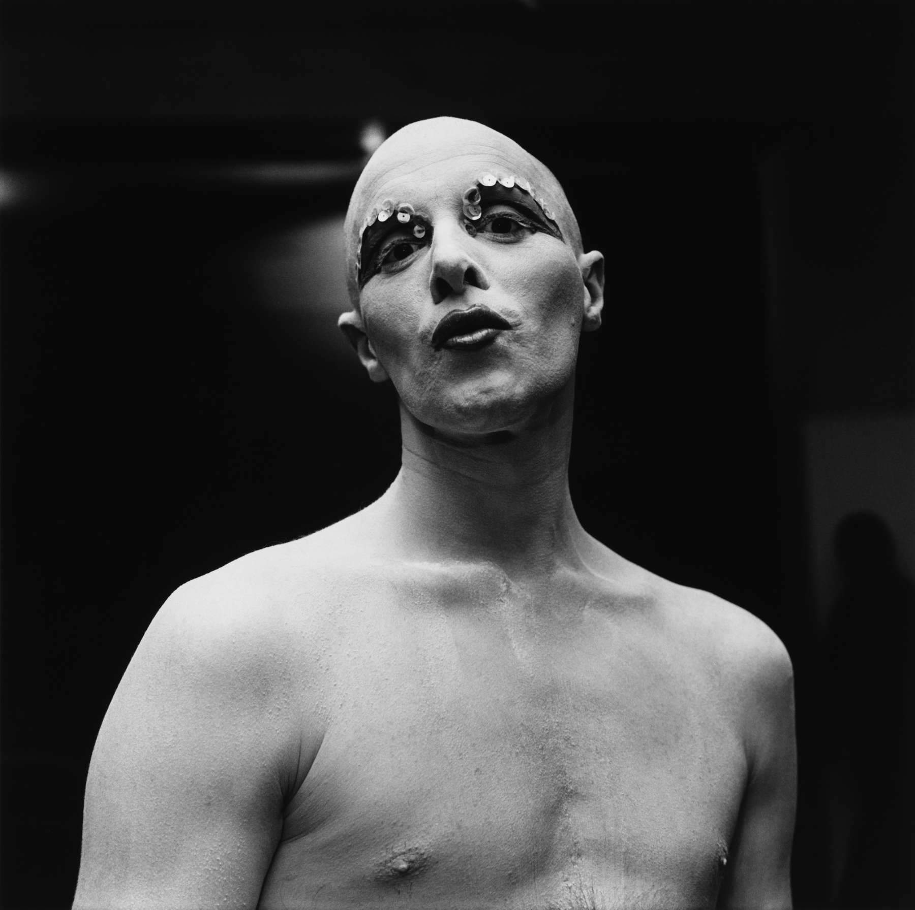 Peter Hujar, Larry Ree Backstage, 1974 © The Peter Hujar Archive/Artists Rights Society (Ars), Ny Peter Hujar, Larry Ree Backstage, 1974 © The Peter Hujar Archive/Artists Rights Society (Ars), Ny