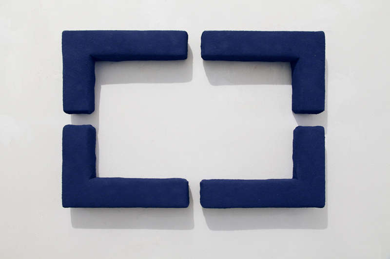 Pino Pinelli, <em>Pittura grigia</em> (1976; quattro elementi in acrilico su flanella non preparata, 35 x 53 cm) Pino Pinelli, Pintura gris (1976; cuatro elementos en acrílico sobre franela sin preparar, 35 x 53 cm)