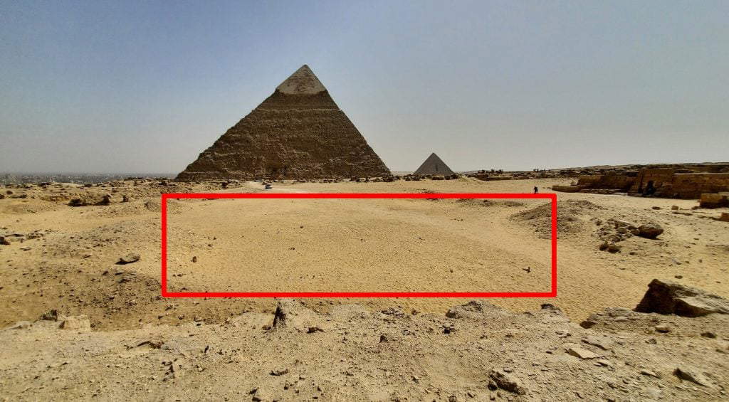 Egitto, davanti alle Piramidi scoperta una struttura nascosta: l'ingresso a una vasta area archeologica?