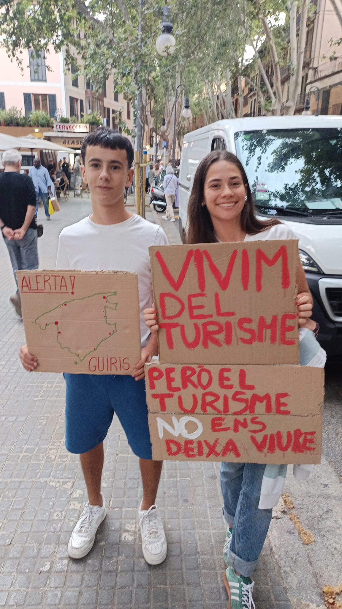 Protest against overtourism in Palma de Mallorca. Photo: Laura Lau / Banc de temps i grup de consum de Sencelles
