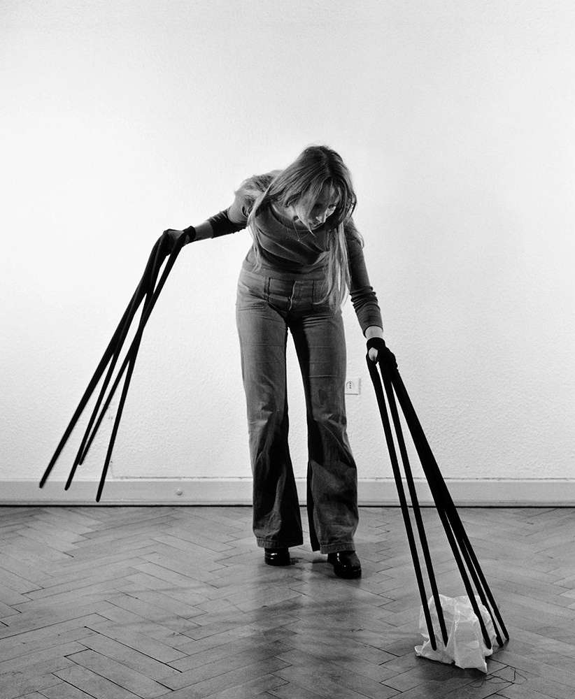 Rebecca Horn, Finger Handschuhe (1972; Aufführung)
