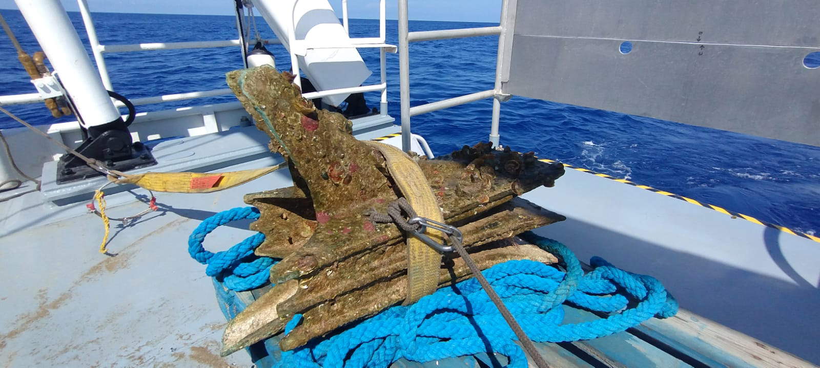 Nuevo rostrum de bronce recuperado en el mar de Egadi: prosigue el descubrimiento de tesoros históricos