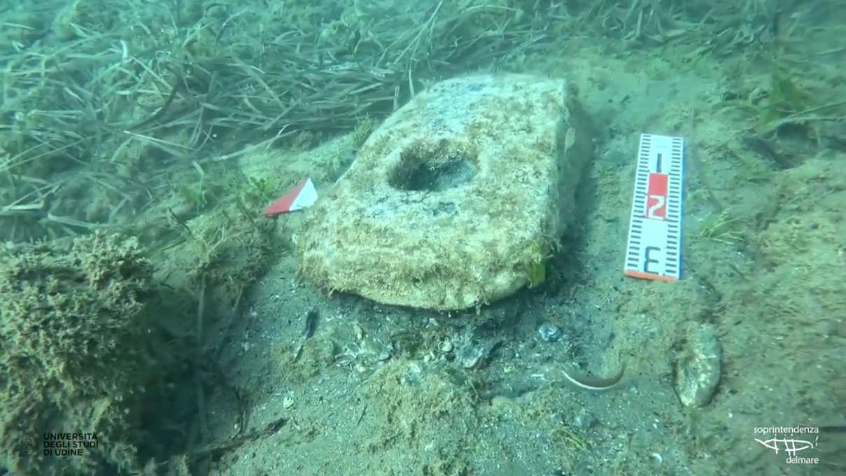 Il relitto rinvenuto nel mare di Santa Maria del Focallo Il relitto rinvenuto nel mare di Santa Maria del Focallo