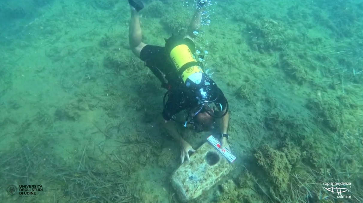 Il relitto rinvenuto nel mare di Santa Maria del Focallo Il relitto rinvenuto nel mare di Santa Maria del Focallo