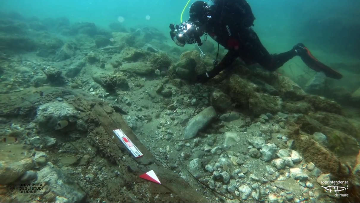 Il relitto rinvenuto nel mare di Santa Maria del Focallo Il relitto rinvenuto nel mare di Santa Maria del Focallo