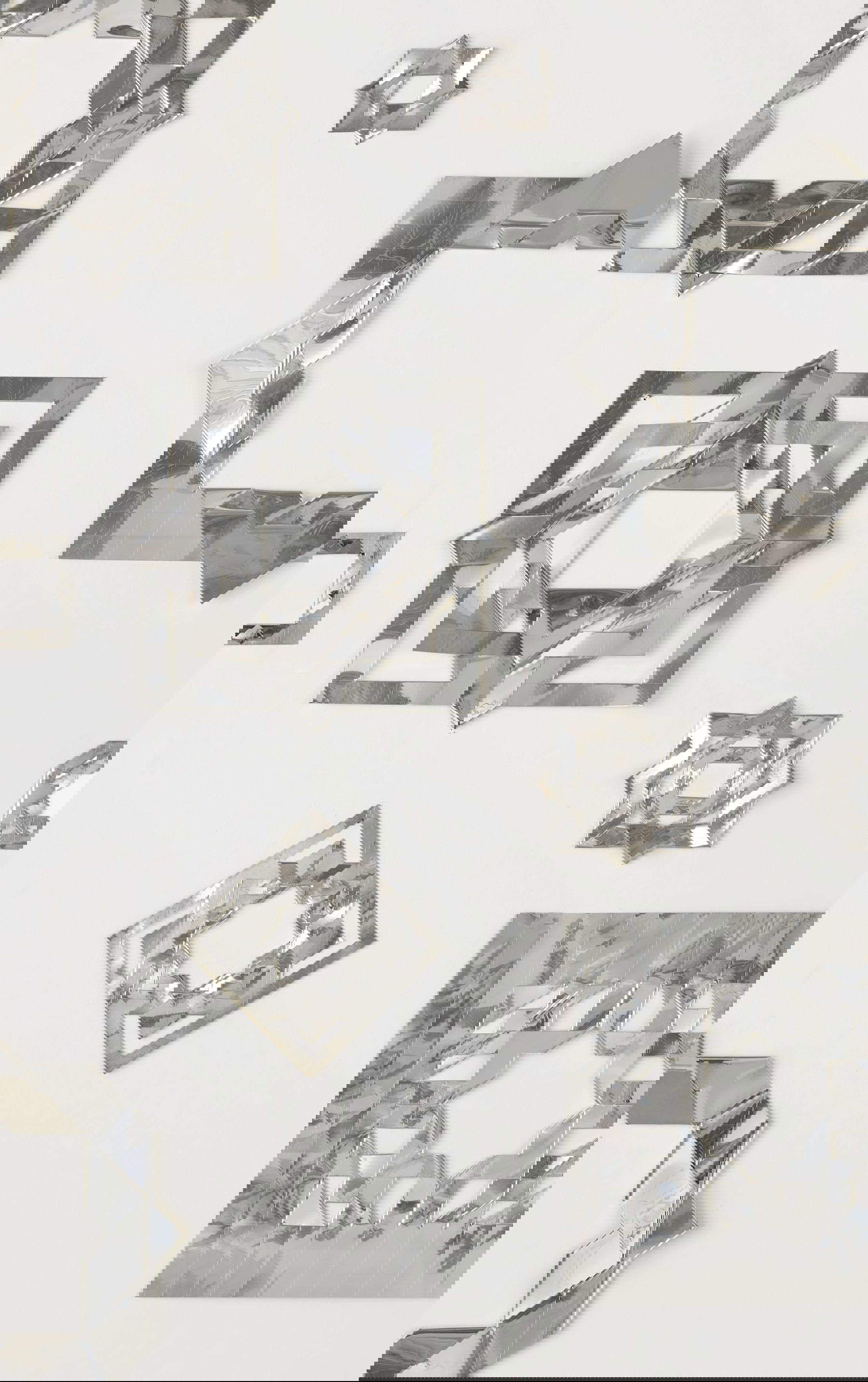 Remo Salvadori, Nel momento, dettaglio (2016&ndash;2021; argento, 273 &times; 175 &times; 3 cm, 14 elementi). Foto: Agostino Osio