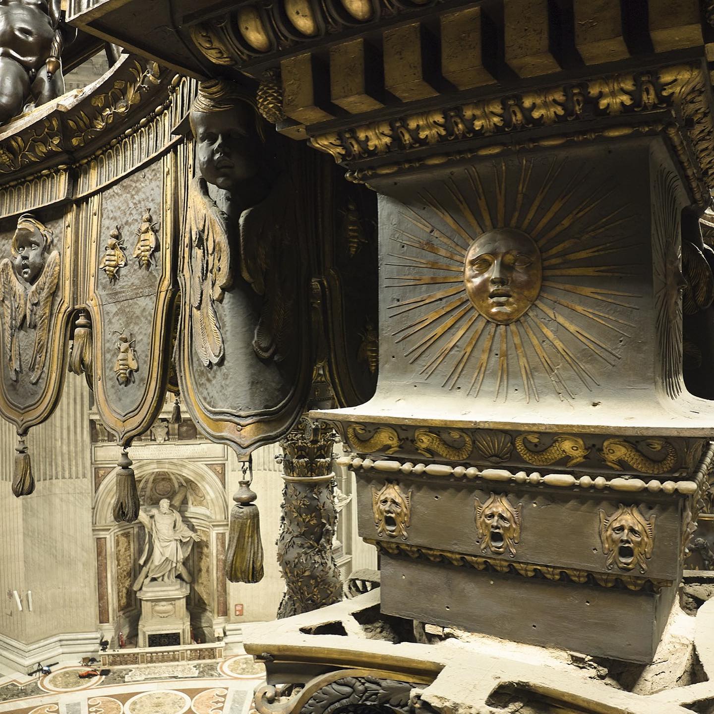 San Pedro Baldachin, dettagli. Foto: Basilica Papale di San Pietro San Pedro Baldachin, dettagli. Foto: Basilica Papale di San Pietro