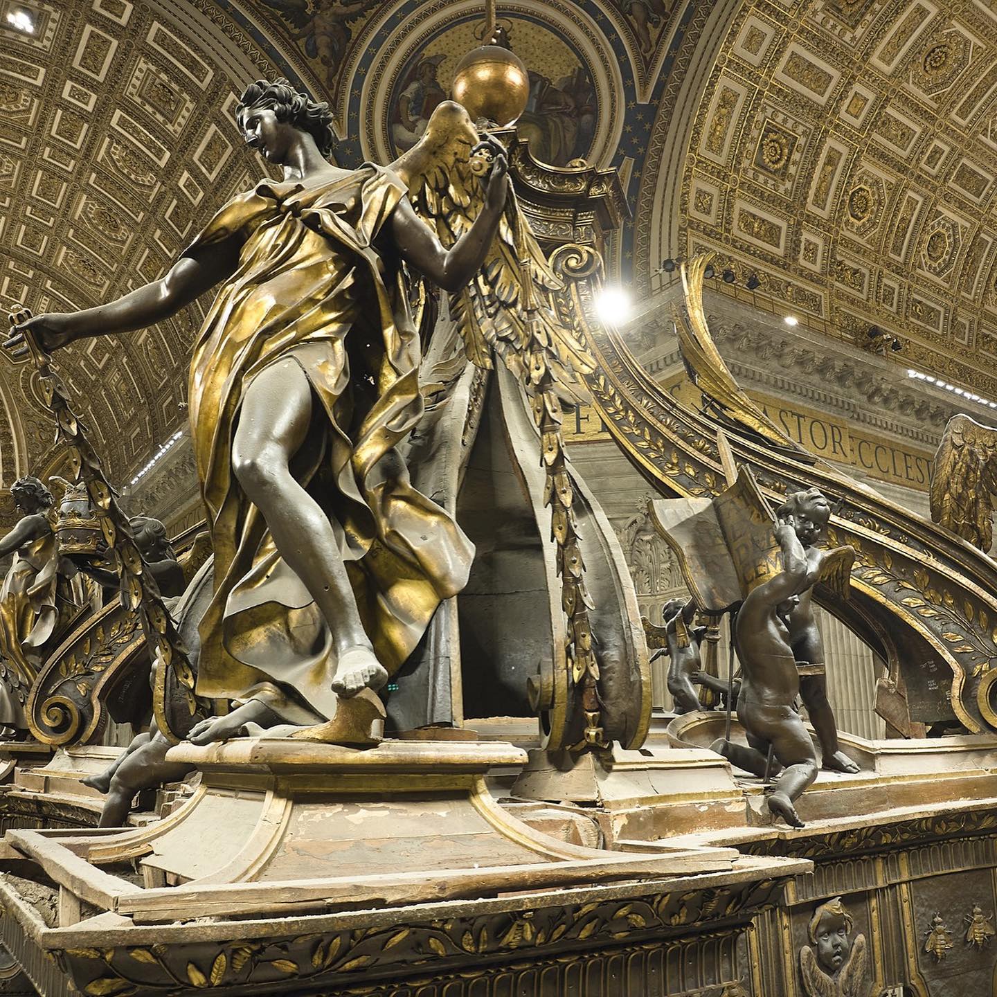 San Pedro Baldachin, dettagli. Foto: Basilica Papale di San Pietro San Pedro Baldachin, dettagli. Foto: Basilica Papale di San Pietro