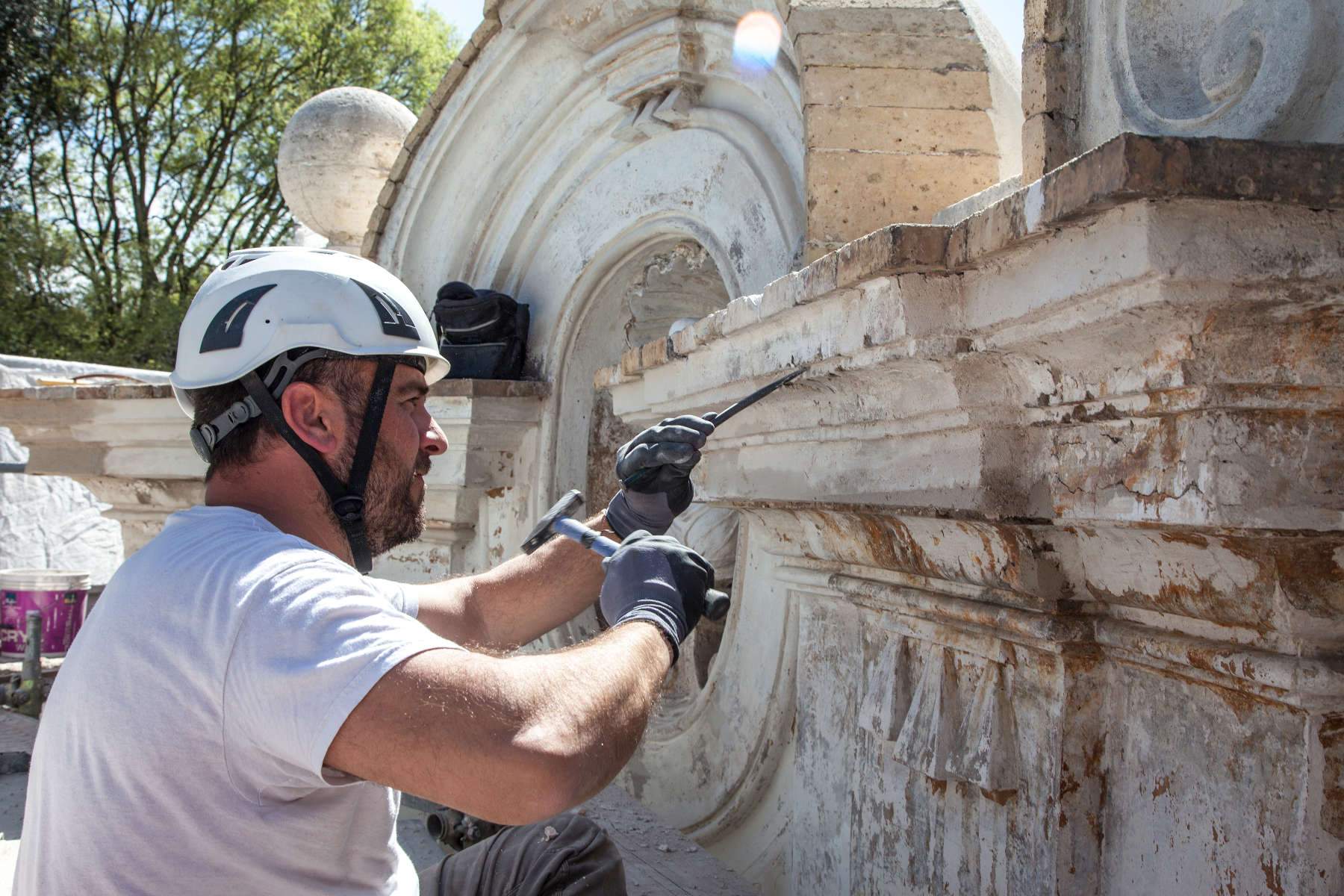 Fin de la restauration de l'Exèdre des Dragons à la Villa Borghèse à Rome