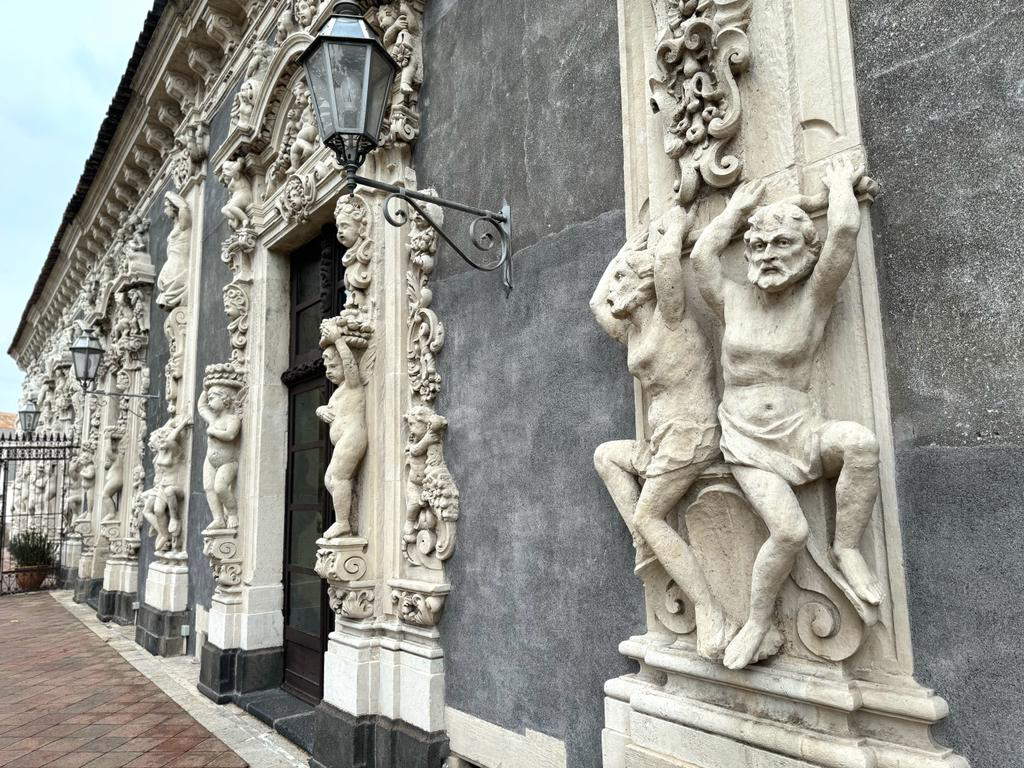 Catania, restoration of the facade of Palazzo Biscari completed