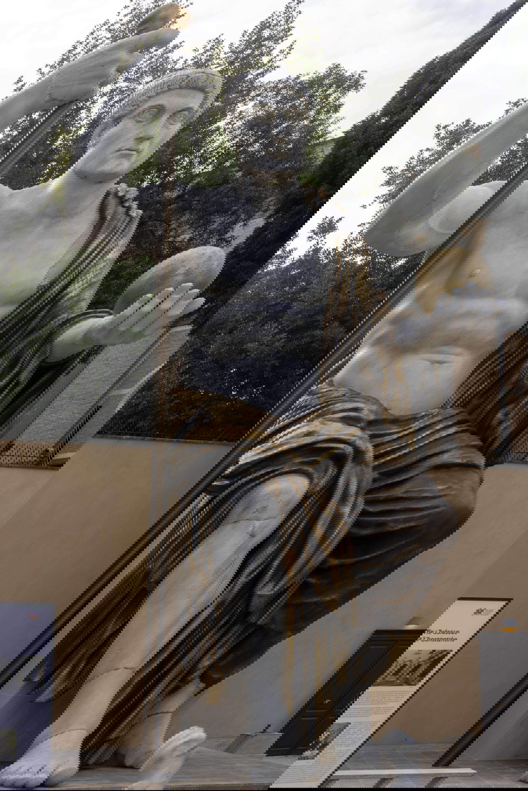 Ricostruzione del Colosso di Costantino Ricostruzione del Colosso di Costantino