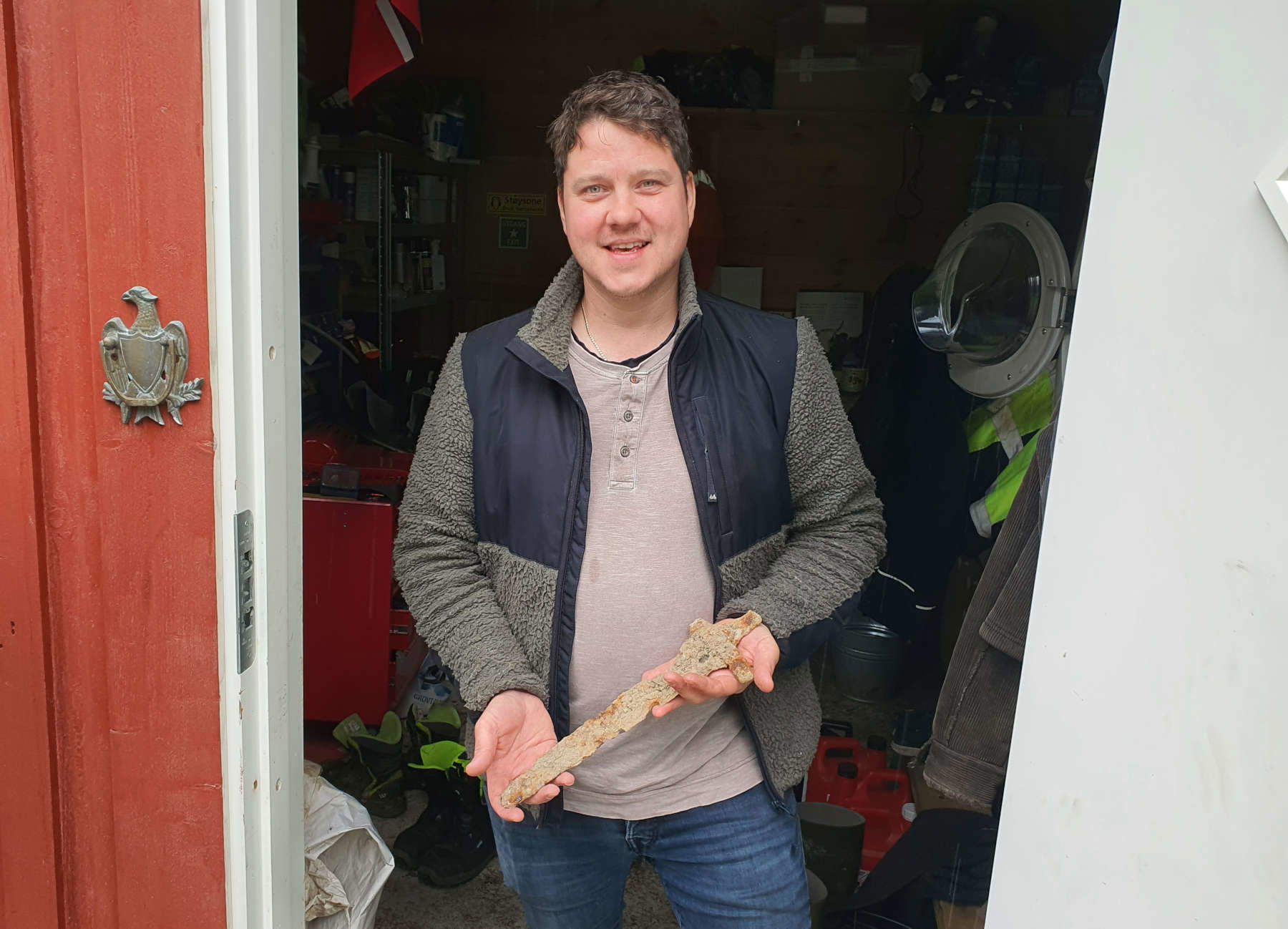 Norway, farmer cleans field and finds rare Viking sword