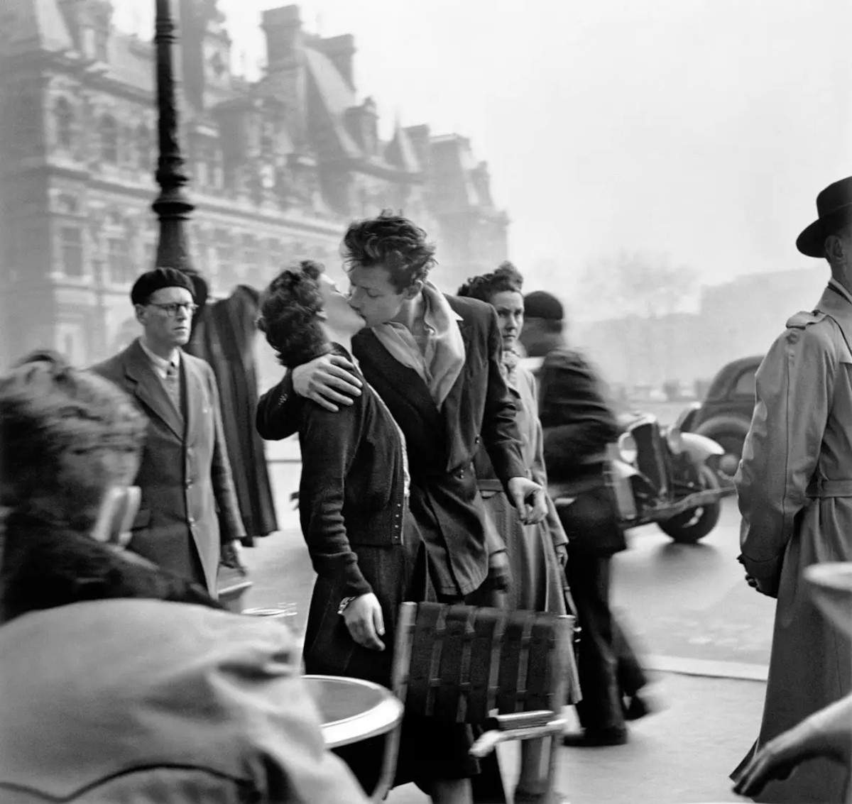 Disappeared at age 93 FranÃ§oise Bornet, the young woman in Doisneau's famous Kiss