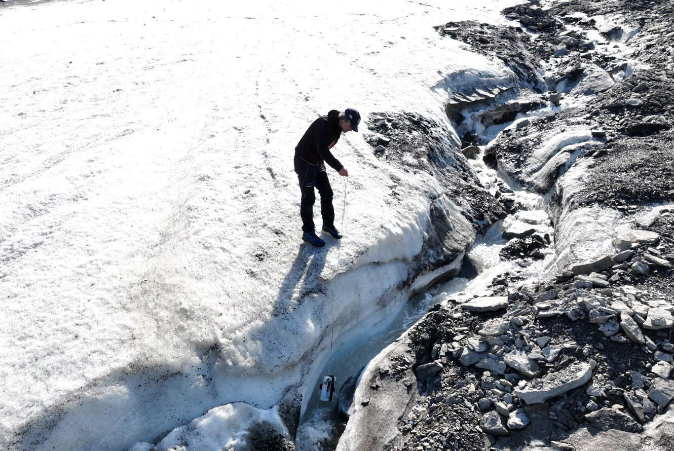 À l'Institut culturel italien d'Oslo, l'art de Roberto Ghezzi s'intéresse au changement climatique.