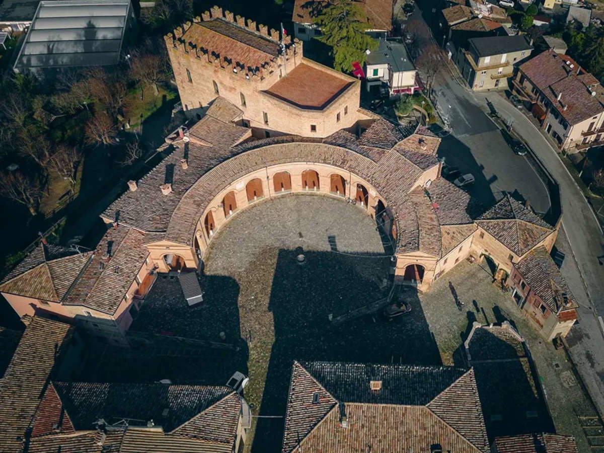 Forteresse de Mondaino Forteresse de Mondaino