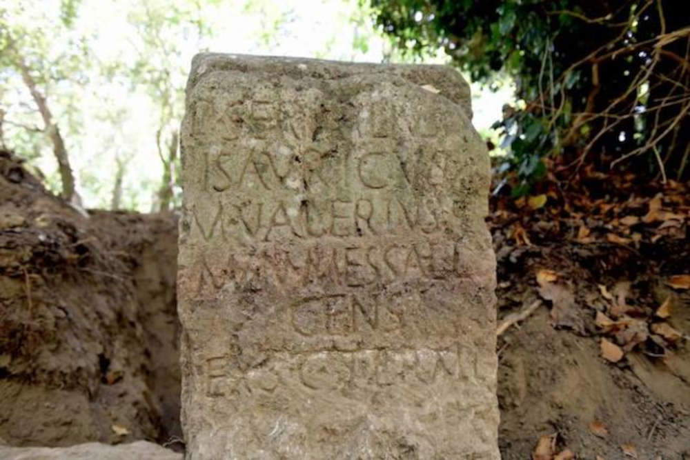 Roma, scoperti blocchi degli argini del Tevere del I secolo a.C. Saranno visibili in un parco