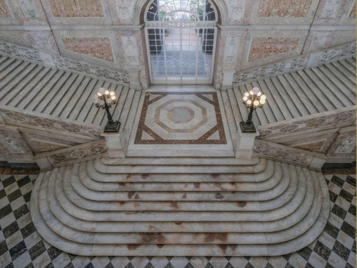 The grand staircase before restoration The grand staircase before restoration