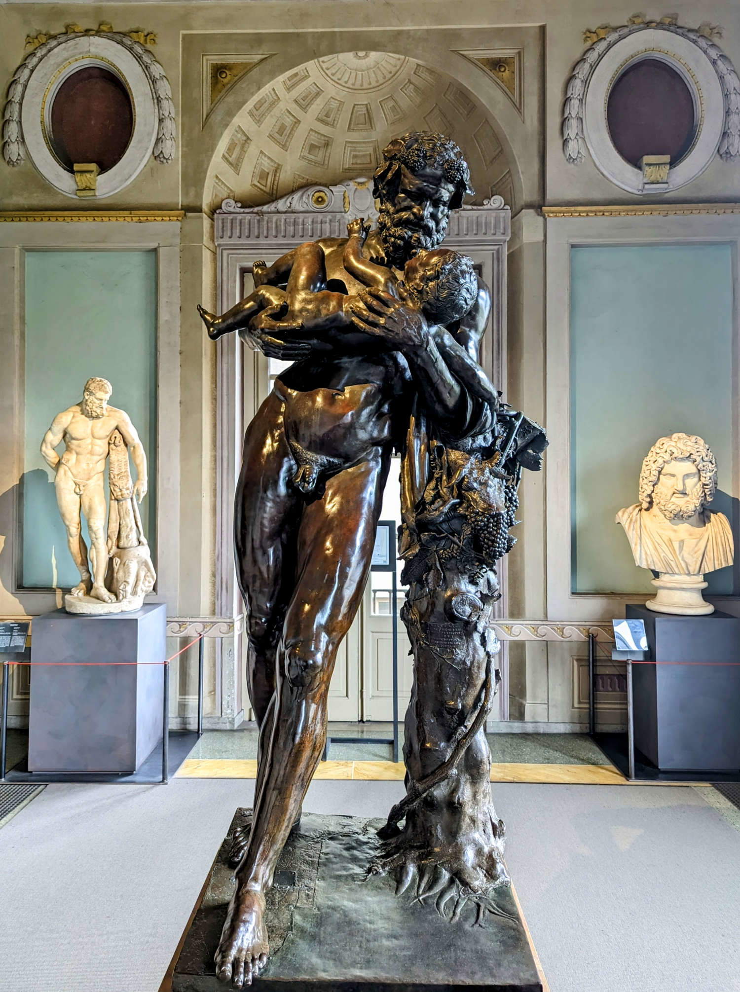 Der Silenus mit Bacchus als Kind von Jacopo del Duca nach der Restaurierung Der Silenus mit Bacchus als Kind von Jacopo del Duca nach der Restaurierung