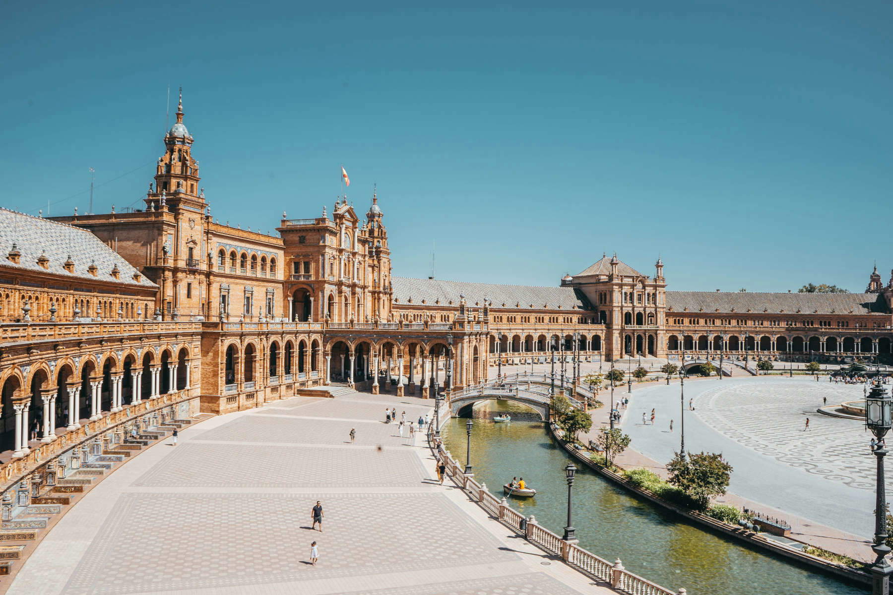 Sevilla: Der Bürgermeister will von Touristen eine Eintrittskarte für die Plaza de España verlangen