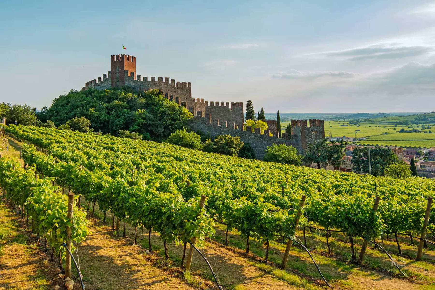 Veronese villages among history, autumn colors and centuries-old traditions