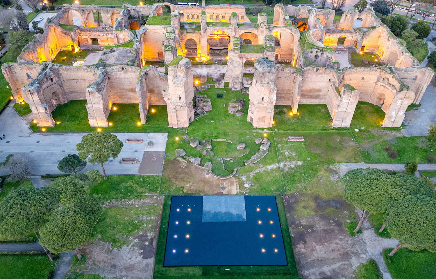 Hannes Peer's Mirror at the Baths of Caracalla. Photo: Fabio Caricchia and Leandro Lentini Hannes Peer's Mirror at the Baths of Caracalla. Photo: Fabio Caricchia and Leandro Lentini