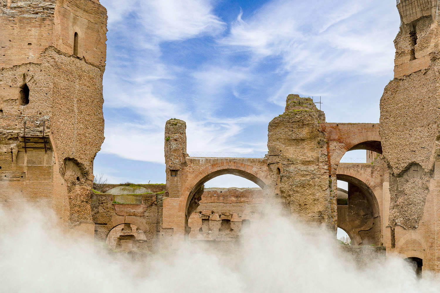 Hannes Peer's Mirror at the Baths of Caracalla. Photo: Fabio Caricchia and Leandro Lentini Hannes Peer's Mirror at the Baths of Caracalla. Photo: Fabio Caricchia and Leandro Lentini