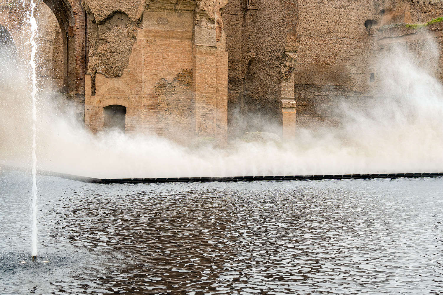 Hannes Peer's Mirror at the Baths of Caracalla. Photo: Fabio Caricchia and Leandro Lentini Hannes Peer's Mirror at the Baths of Caracalla. Photo: Fabio Caricchia and Leandro Lentini
