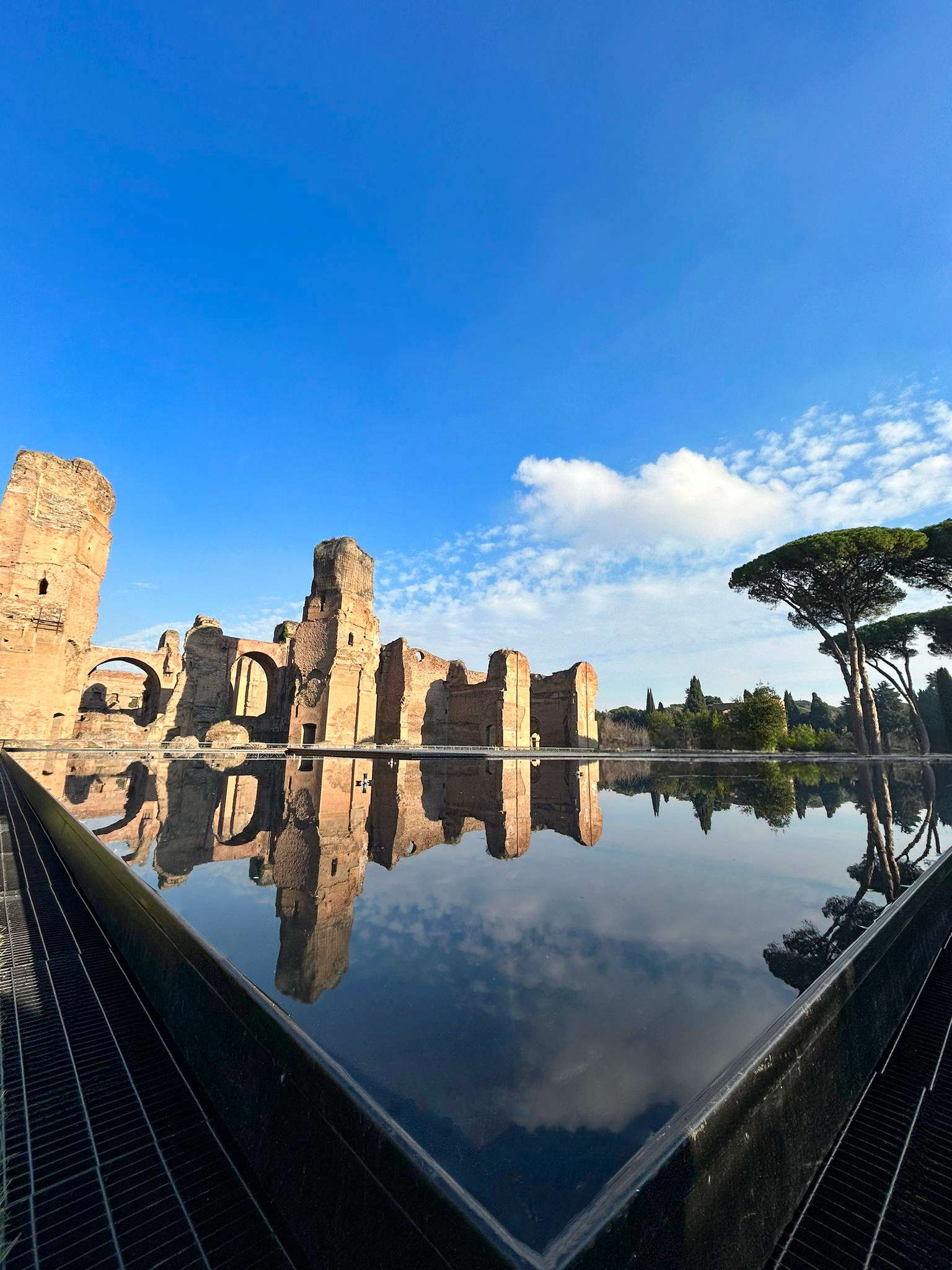 Hannes Peer's Mirror at the Baths of Caracalla. Photo: Fabio Caricchia and Leandro Lentini Hannes Peer's Mirror at the Baths of Caracalla. Photo: Fabio Caricchia and Leandro Lentini