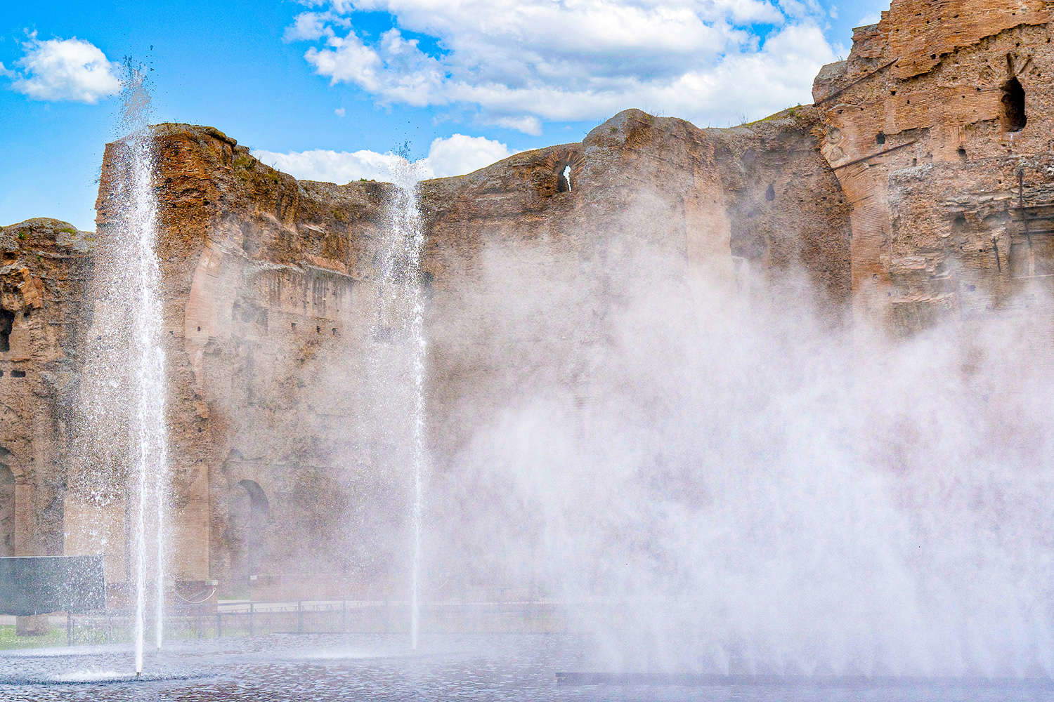 Hannes Peer's Mirror at the Baths of Caracalla. Photo: Fabio Caricchia and Leandro Lentini Hannes Peer's Mirror at the Baths of Caracalla. Photo: Fabio Caricchia and Leandro Lentini