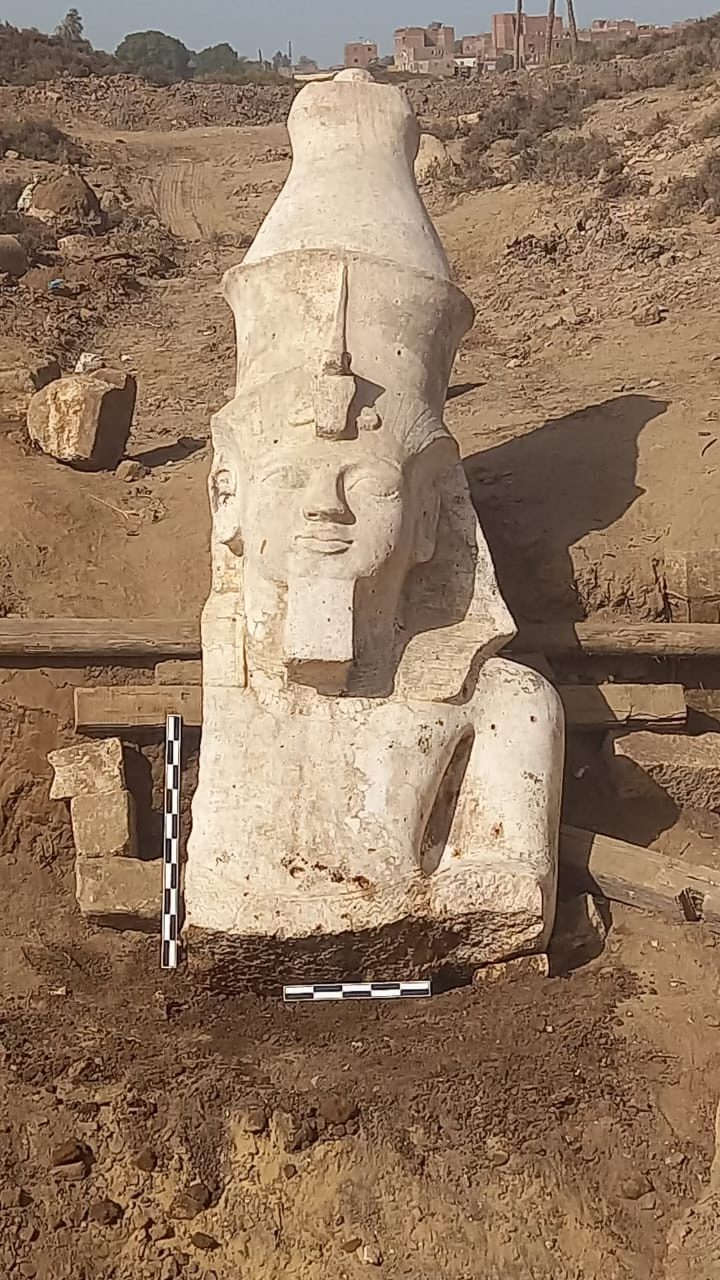 Die enthüllte Statue Die enthüllte Statue