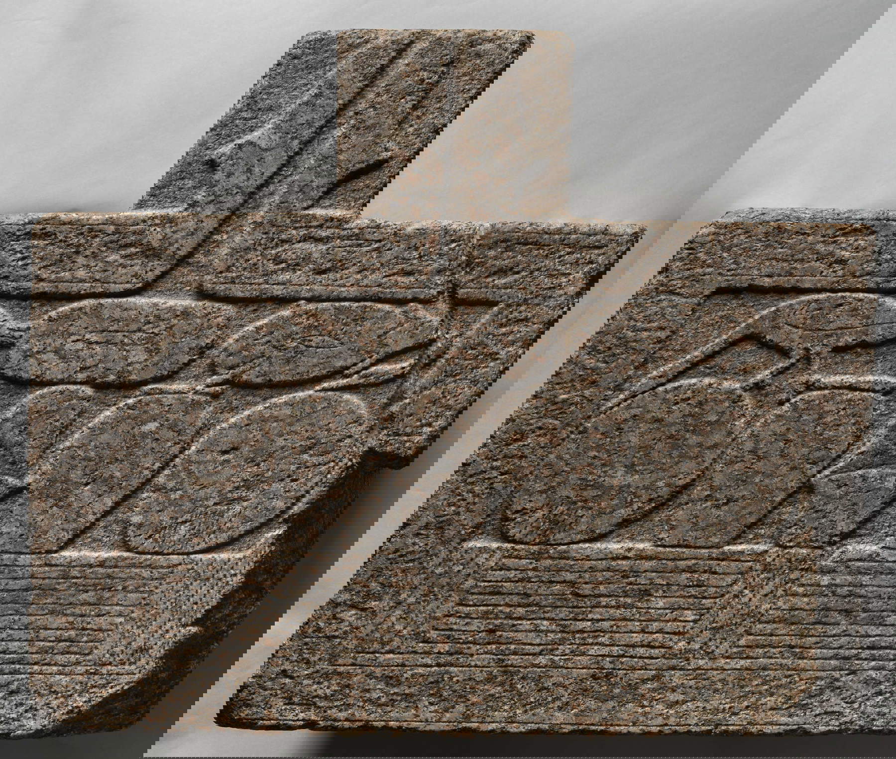 Offering table, Late Epoch, XXVI Dynasty (664-525 BC), pink granite, from Deir el-Medina, Schiaparelli excavations (1905), Egyptian Museum, Turin.