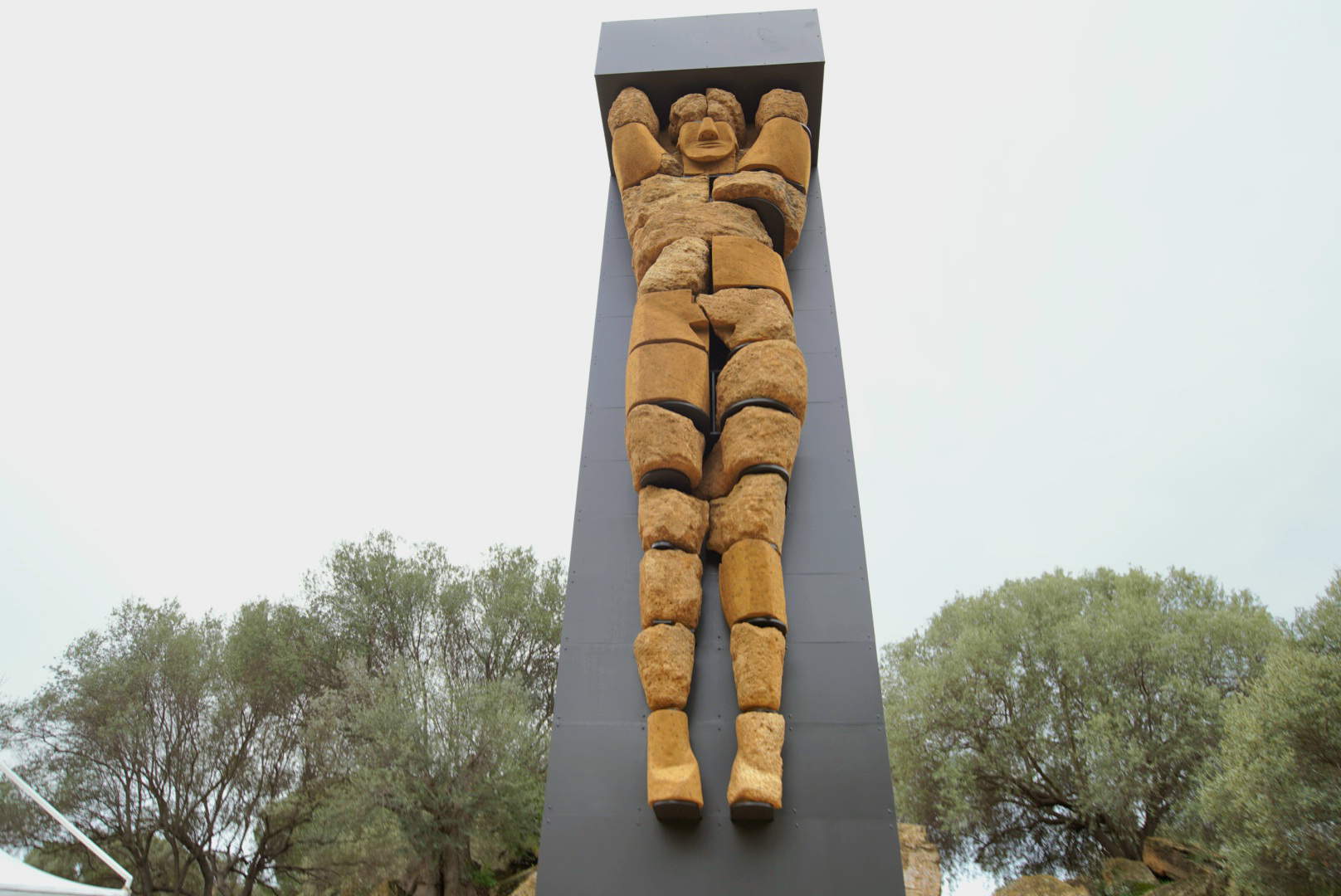 Agrigento, se levanta el telamón del templo de Zeus