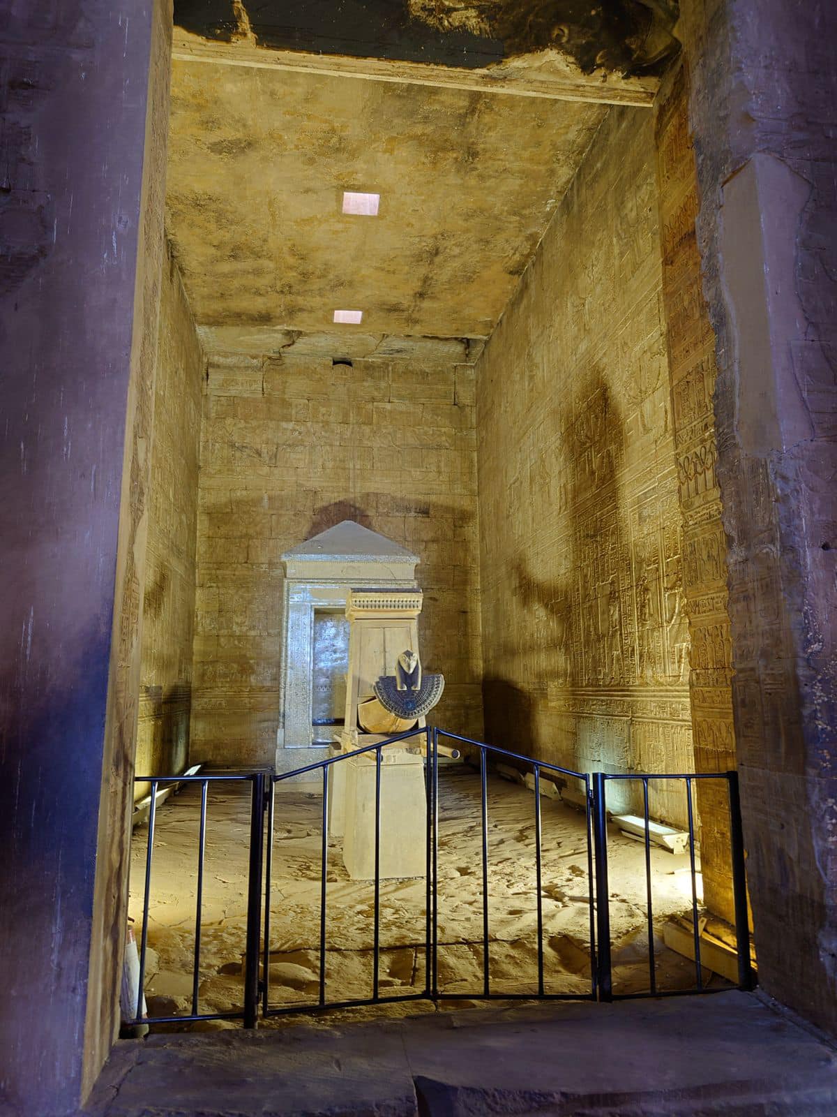 Die Farben des antiken Tempels von Edfu