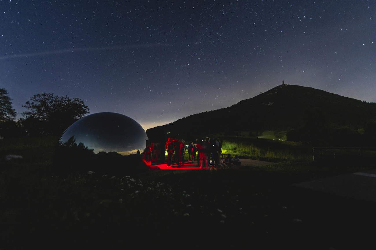 A caccia di stelle cadenti sulla Terrazza delle Stelle del Monte Bondone: tanti eventi dedicati all'astronomia